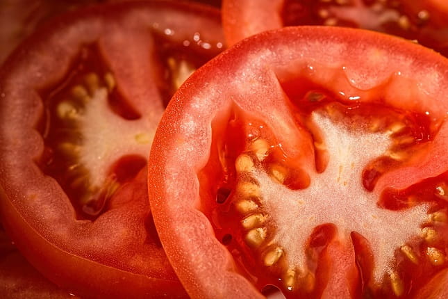 トマトの食べ過ぎで太るって本当？ダイエット中は気を付けよう！